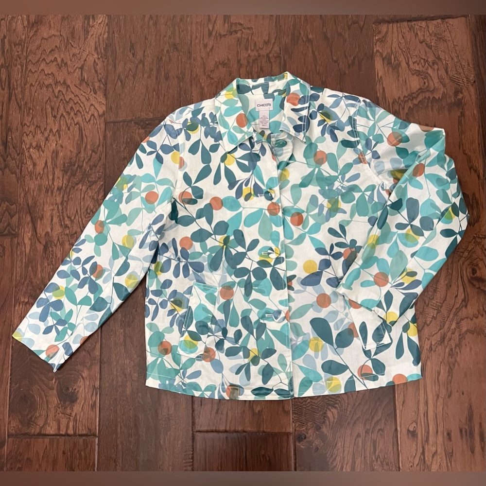 Nwot Chico’s Leaf Pattern Fully Lined Button Up J… - image 4